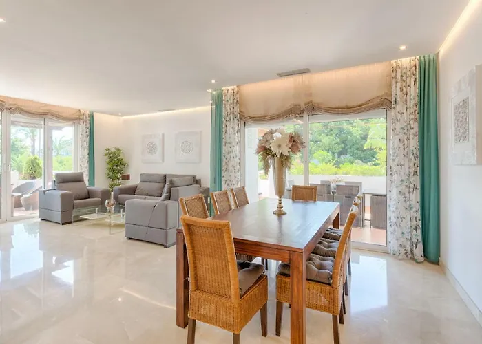 Hanami Alcazaba Penthouse Lägenhet Estepona