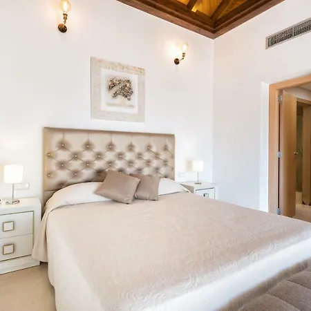 Hanami Alcazaba Penthouse אסטפונה